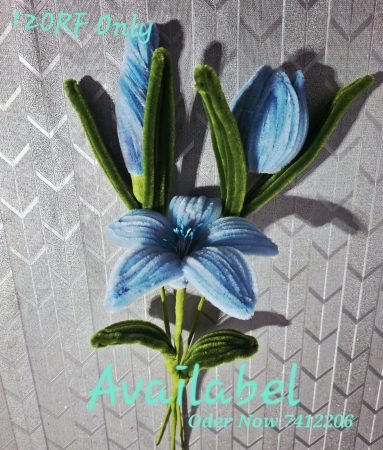 Blue Lily Pipe Cleaner Flower Set