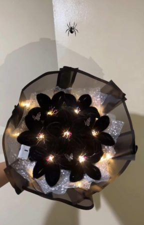 Handcrafted Black Lilly LED Floral Bouquet ✨🖤