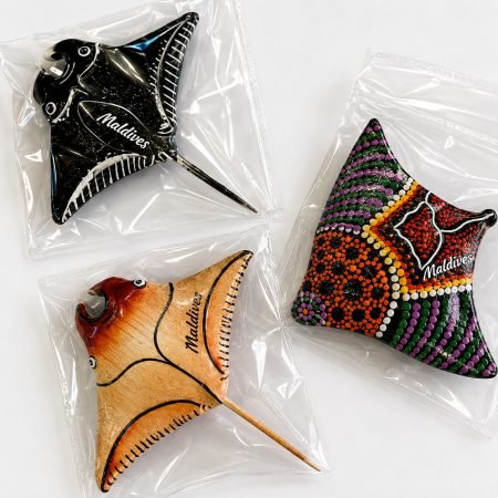 Wooden Dot Manta Magnet 8Cm
